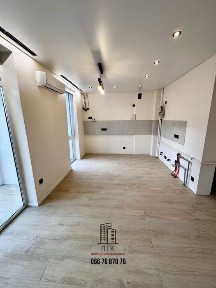 Продається простора квартира у новому житловому комплексі B4 по вулиці Баб'яка.