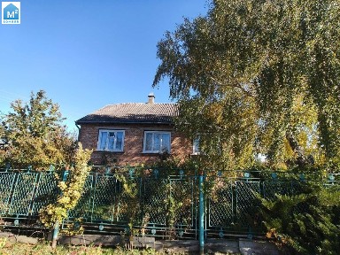 Добротний цегляний будинок з усіма зручностями в с. Плоска