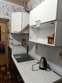 продам частину будинку 2 кімнати район ЛШМБ (БСМП) свіжий ремонт, заїзд для авто, навіс