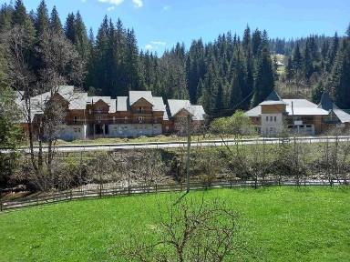 Продаж готельно-ресторанного комплексу (незавершене будівництво]