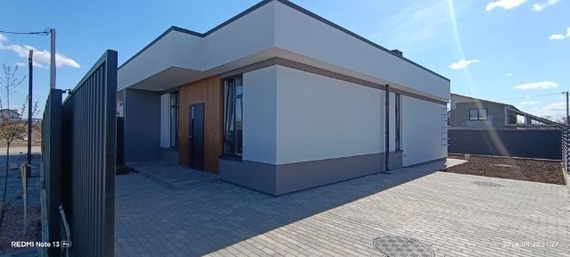 Продаж сучасного одноповерхового дуплексу - 86 м² + 3 сотки землі. Святопетрівське!