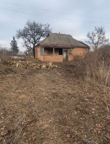 Продам будинок з приватизованою земельною ділянкою !