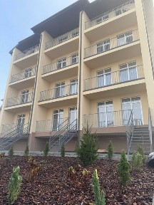 Продам 1 кімн. квартиру з терасою в Східниці, 1 поверх. Будинок введений в експлуатацію. Без комісії