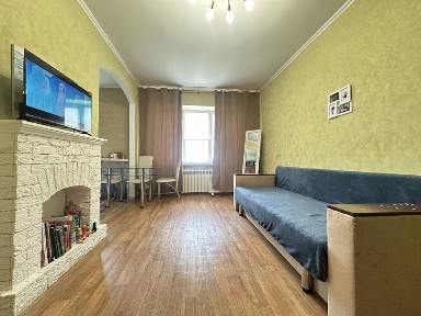 Продам 2х кімн кв Центр, Круг, ремонт.