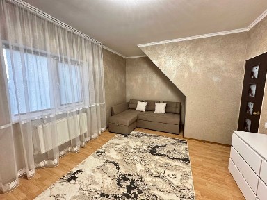 Оренда будинку в корортній зоні Пуща-Водиця, поряд ліс, озеро.