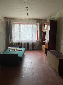 Продам 3х ком на Л/Б 10 Мкр, можно под бизнес