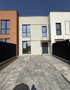 Таунхаус 100 м2 з дизайнерським ремонтом Гостомель 2 сотки кухня готовність
