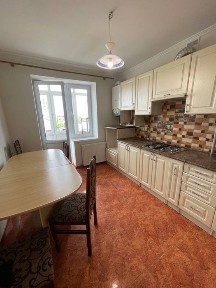 Продаж 2к квартири в центрі міста!