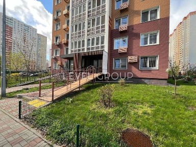 Продаж нежитлового приміщення в ЖК Патріотика вул. Софії Русової 7г