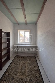 Будинок з частковим ремонтом в с. Блиставиця