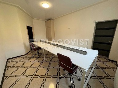 Продаж приміщення офіс в центрі вул Жилянська 120б бізнес центр гарна ціна метро поруч