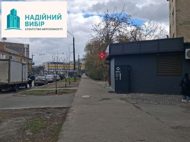 Продаж торгового приміщення біля ТРЦ 
