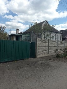Продается возле центрального рынка ДОМ ул. Школьная