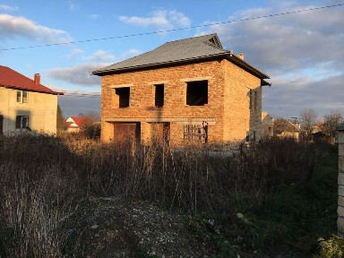 Будинок в с. Королівка біля Коломиї.