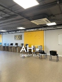 Невисокий поверх. БЦ Осокорки, опен-спейс +2 кабінети, метро 2хв