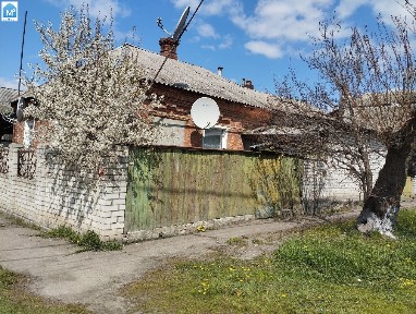 Продам часть дома с отдельным двором и входом Одесская