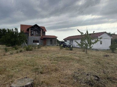 Продається житловий будинок з недобудовою в Новосанжарському районі