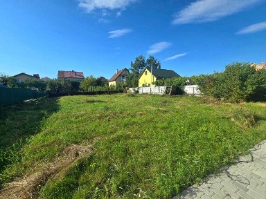 Продаж 3 поверхового Будинку ( 1й поверх вже з ремонтом, можна жити) та ділянкою 8 сот в гарній локації Рясне Руське Львів
