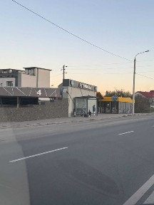 Оренда будівлі під комерцію Березовиця на зупинці