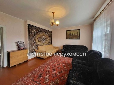 В місті Полтава два будинки на ділянці.