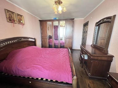 Продам 3-х кімнатну квартиру в цегляному будинку