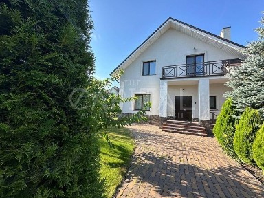 Пропонується в оренду будинок площею 260м2 та територія 1.5га