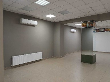 Торгове приміщення біля центрального ринку