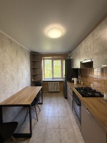 АРКАДИЯ ! КИРПИЧНЫЙ ДОМ ! ЛУЧШАЯ ЦЕНА У МОРЯ! 3-комнатная квартира на с реднем этаже