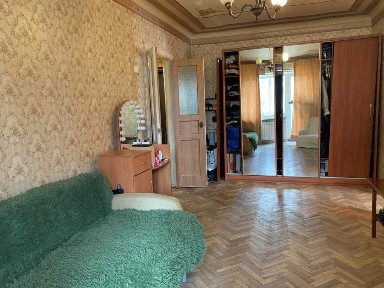 продам 2 кім. метро Голосіївська Маричанська вулиця, 12