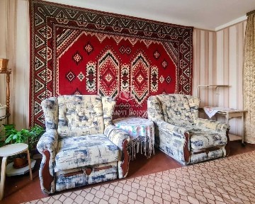 Продаж 3-кімнатної квартири 70.6 м², Машинобудівельників, 9