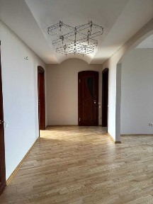 Киев, Клиническая ул., 23-25