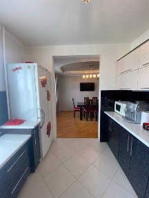 Продам 3кім поряд Епіценрт Арсен! вул. Івасюка. Можна під держпрограму