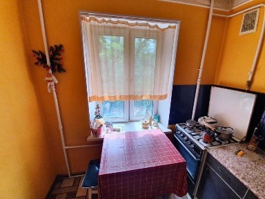 Киев, Дружбы Народов бул., 8