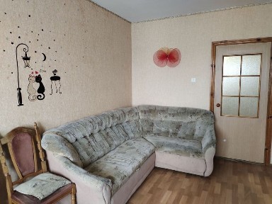Сосницька 19, Дарницька площа