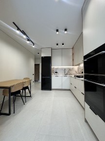 Продаж 2 кімнатної квартири з дизайнерським ремонтом