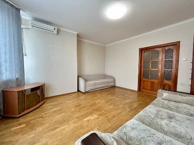 Київ, Дарницький, проспект Петра Григоренка 28