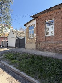Продам квартиру під Бізнес по вул. Садовій 129.