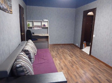 Продаж 2-кімн. квартири, ремонт, меблі, центр