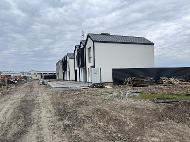 Таунхаус 70м2 Святопетрівське вул. Одеська з газом та світлом 1 сотка землі поряд Вишневе
