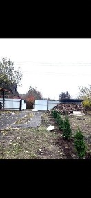 Будинок біля лісу
