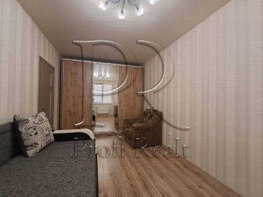 Продажа 1-комнатной квартиры 38 м², Вишневая ул., Машинобудівельників вулиця, 31