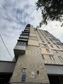 Продаж 3к-квартира проспект Повітрофлотський 19 під ремонт !