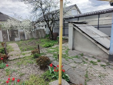 Будинок на Богополі неподалік комунсервісу