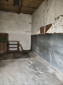 Сухий, капітальний склад