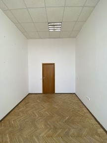 Вінниця, Соборна 8