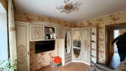 Продам просторную 3-к квартиру проспект Героев Победа 4