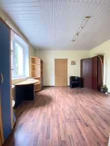 Здається офіс зі складом 30м та 3 паркомісця, вул. Героїв Майдану