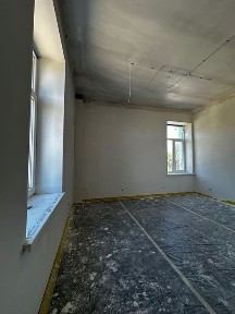 Здам ОФІСИ з Водою та парковкою біля Залізничного Вокзалу