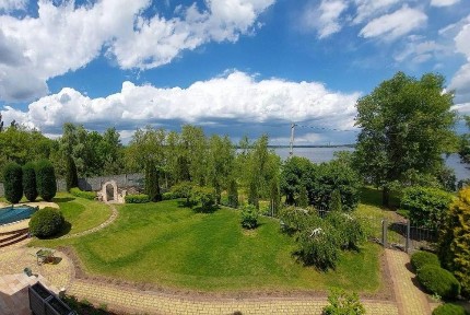 Райський куточок на березі Дніпра