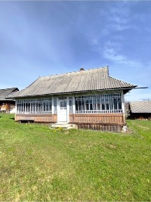 Продаж гуцульського будинку та 66 соток землі у с. Космач з гарним панорамним краєвидом БЕЗ КОМІСІЇ !
